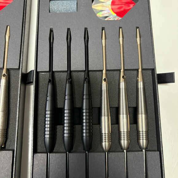 Steel Tip Darts Set - Professional Darts NIB set - Picture 7 of 7